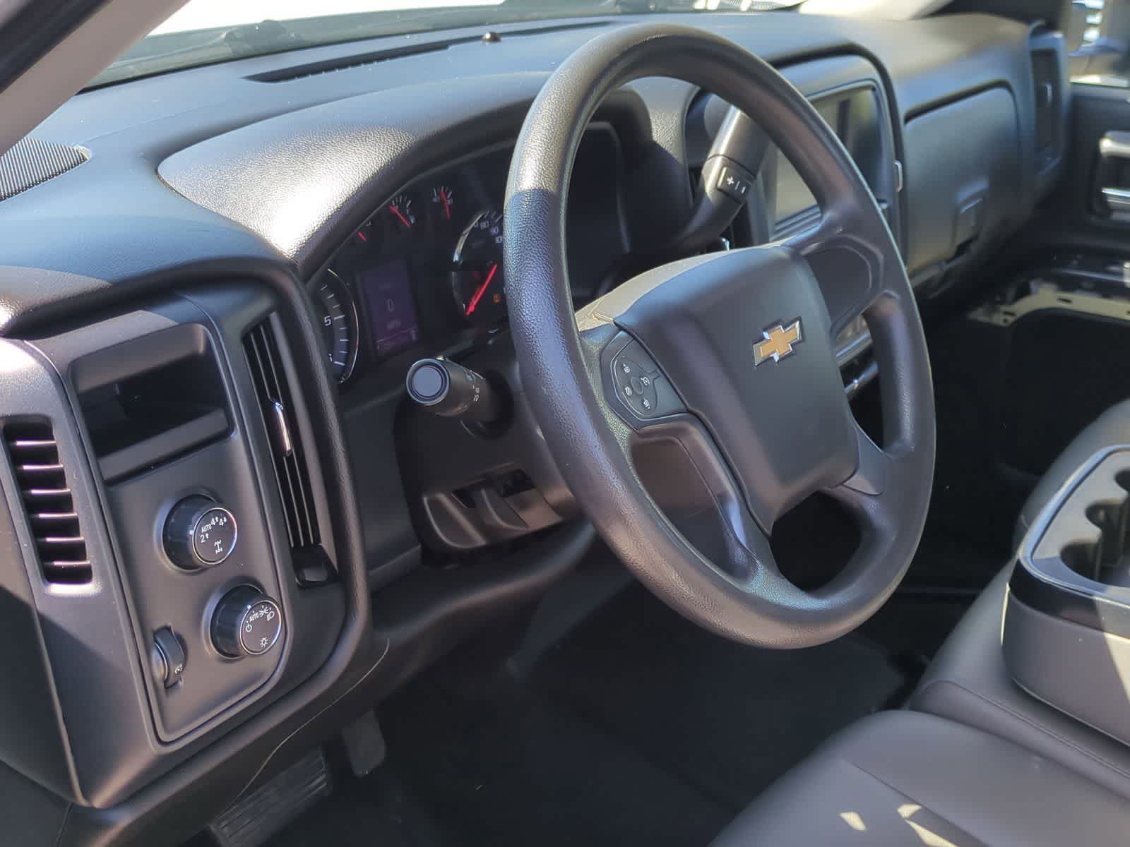 Thumbnail: 2018 Chevrolet Silverado 1500 - 10