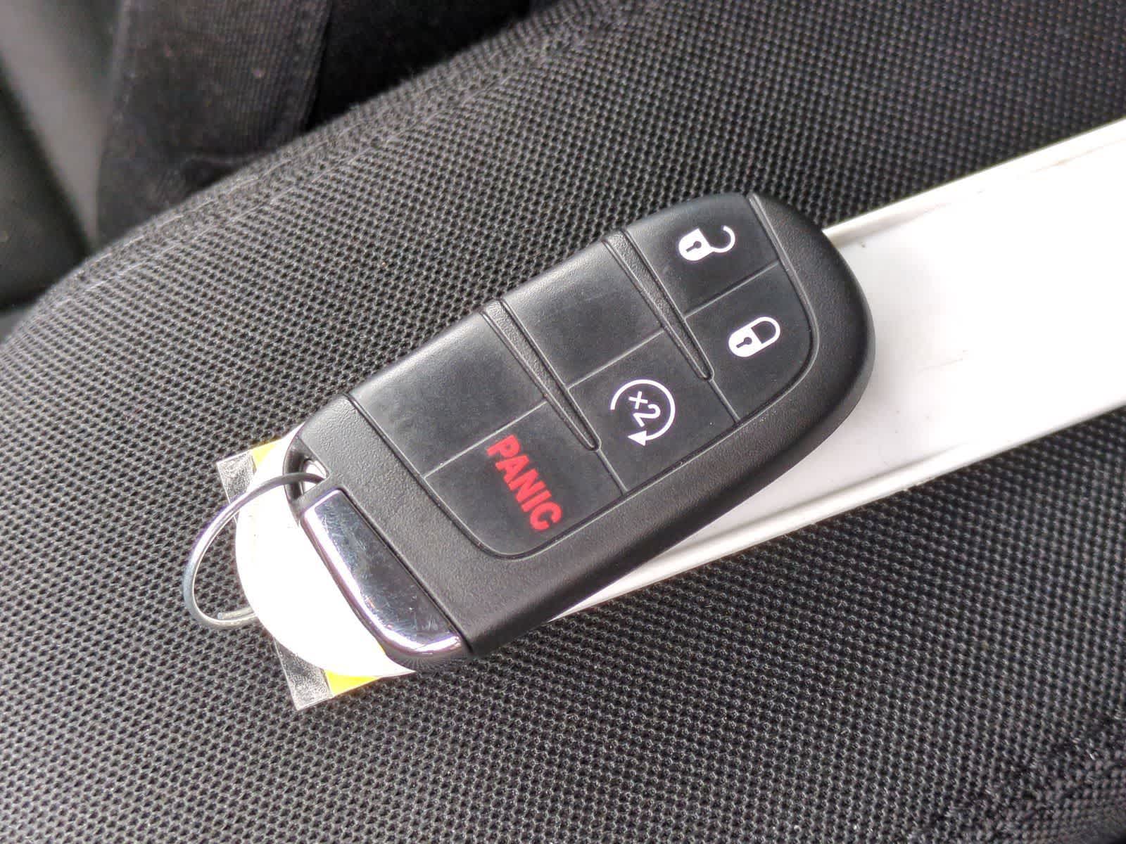 Thumbnail: 2020 Jeep Renegade - 34