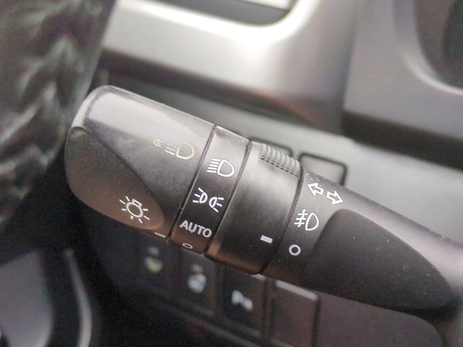 Thumbnail: 2015 Toyota Highlander - 28