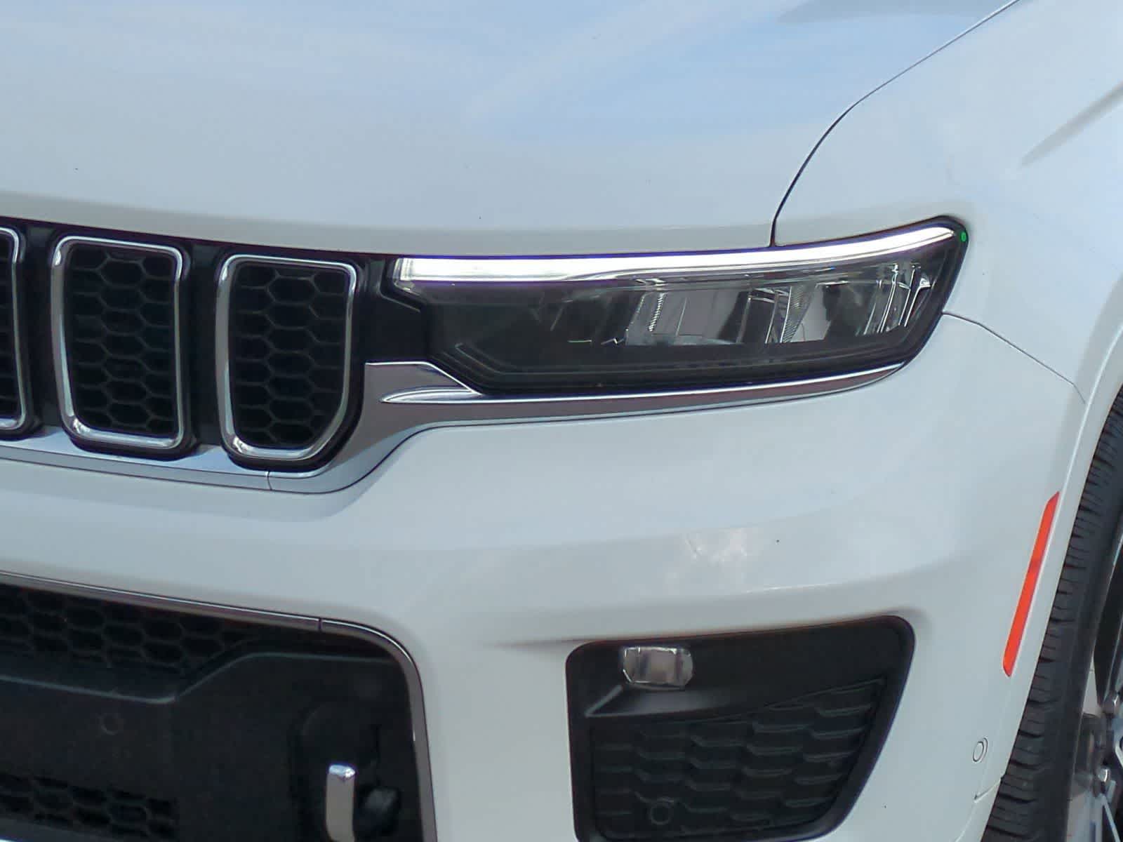 Thumbnail: 2022 Jeep Grand Cherokee - 11