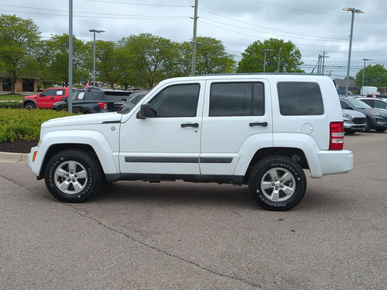 Thumbnail: 2011 Jeep Liberty - 5