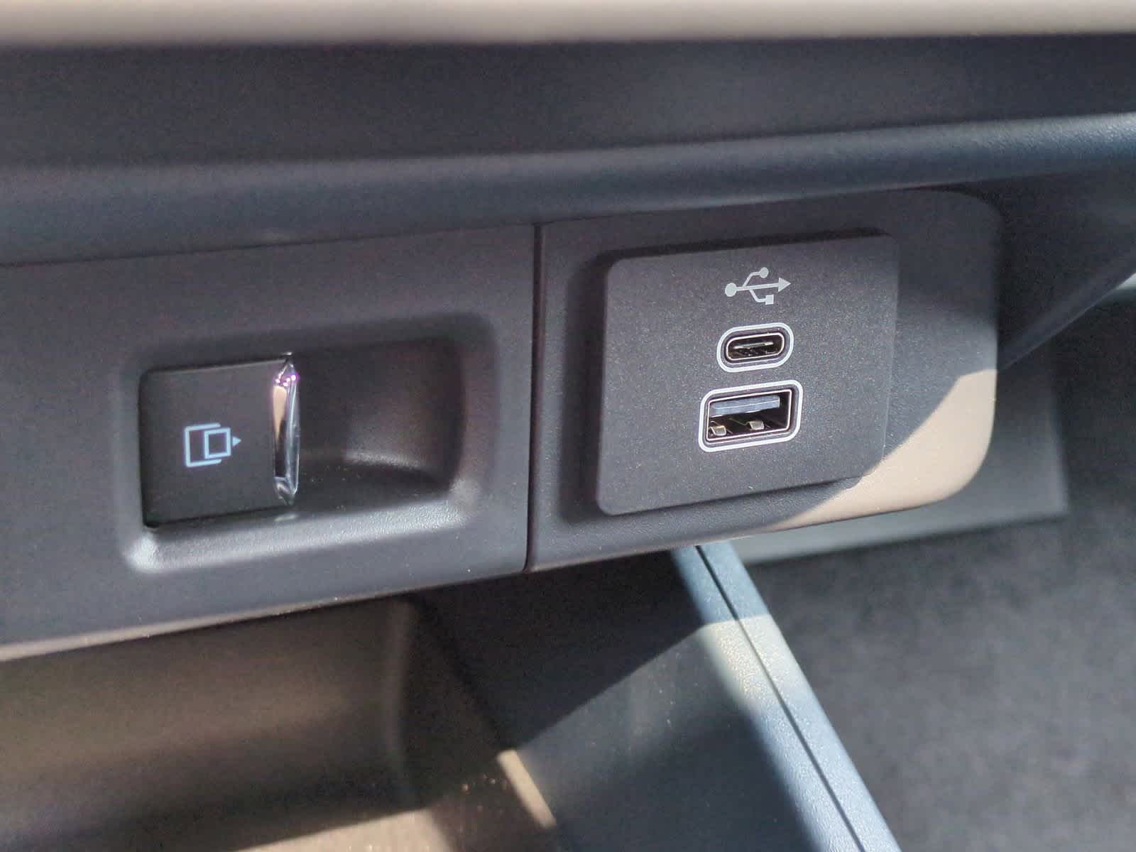 Thumbnail: 2025 Ford Maverick - 33