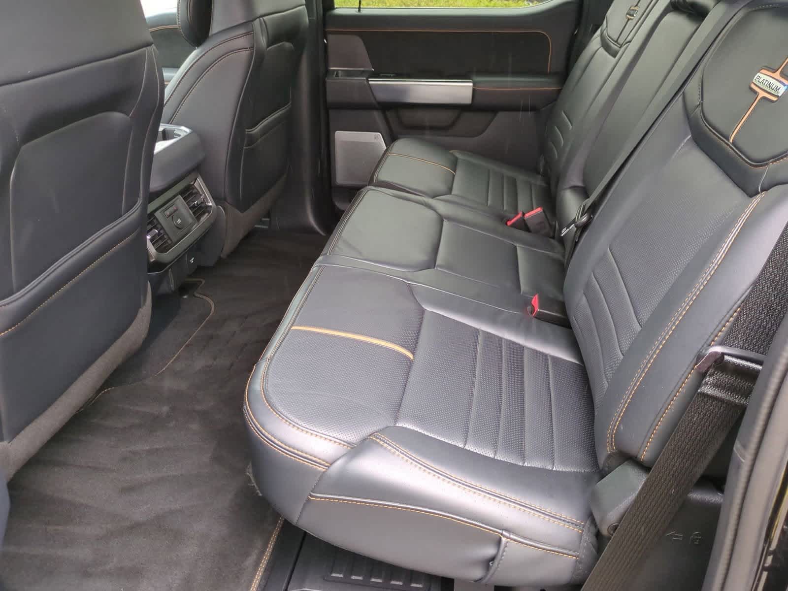 2023 Ford Econoline E-450 19