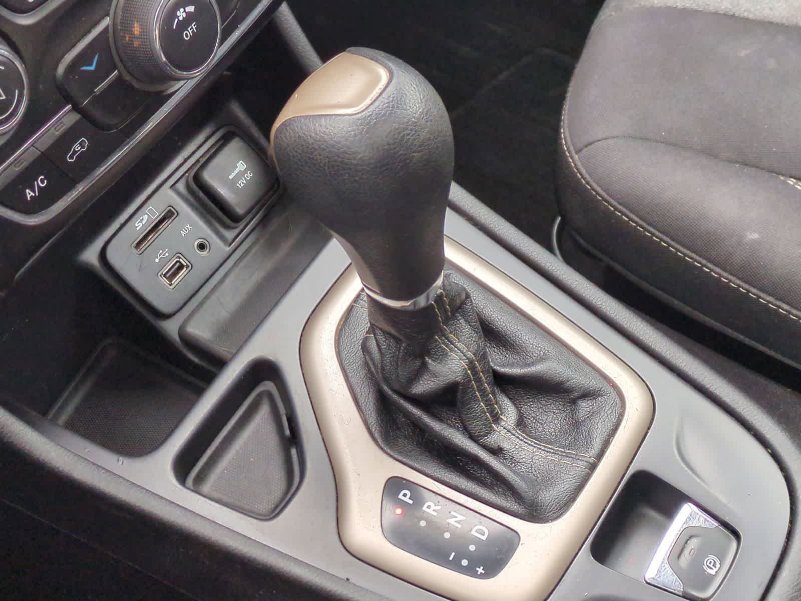 Thumbnail: 2014 Jeep Cherokee - 34