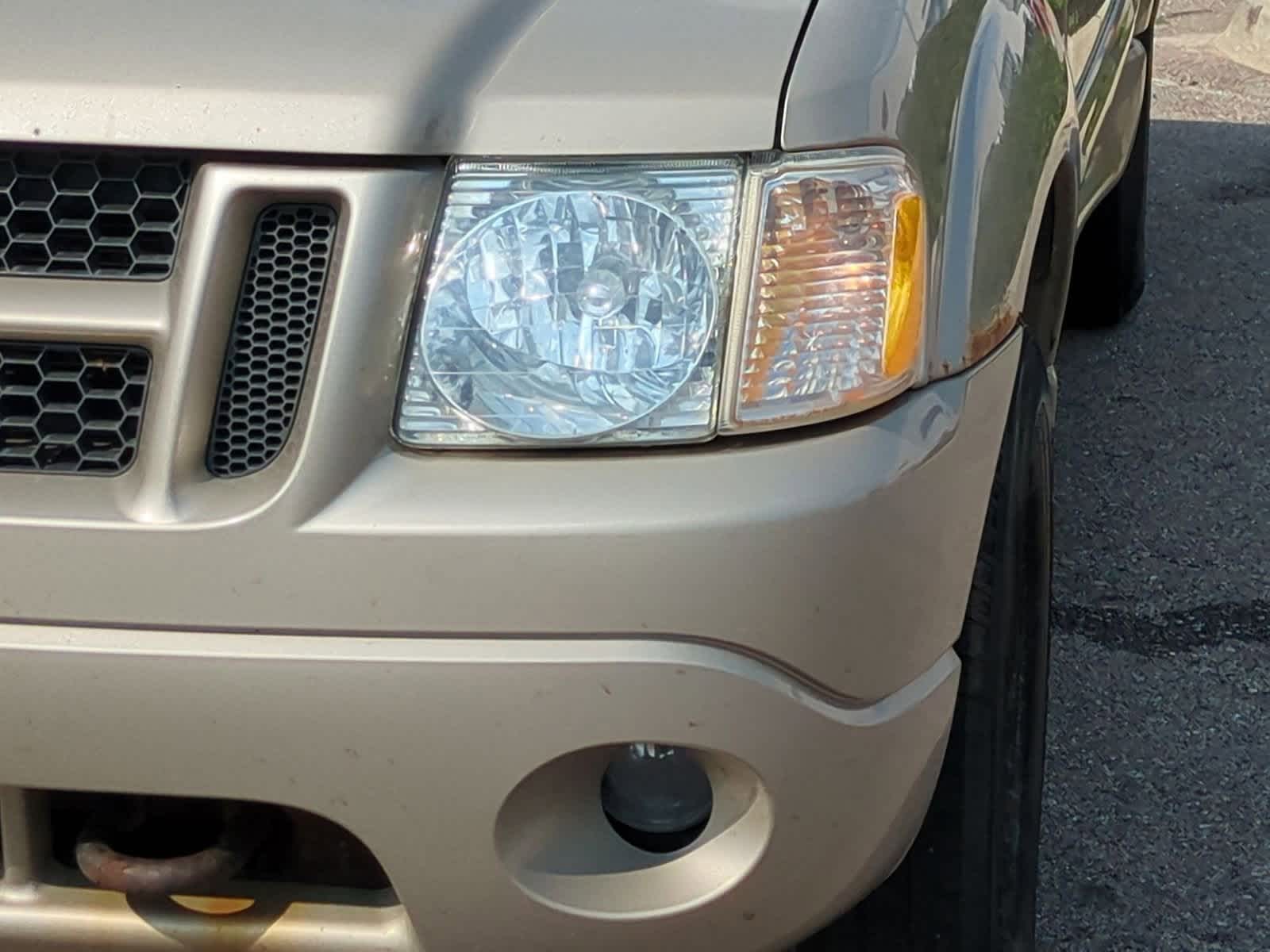 Thumbnail: 2004 Ford Explorer Sport Trac - 11