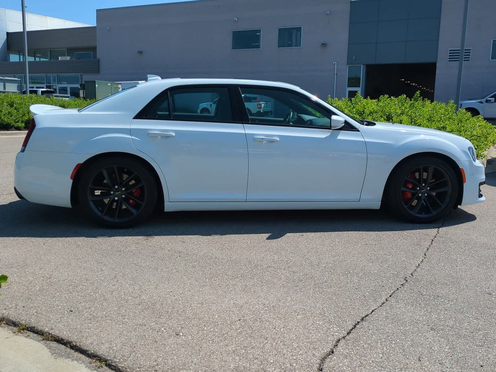 Thumbnail: 2023 Chrysler 300 - 9