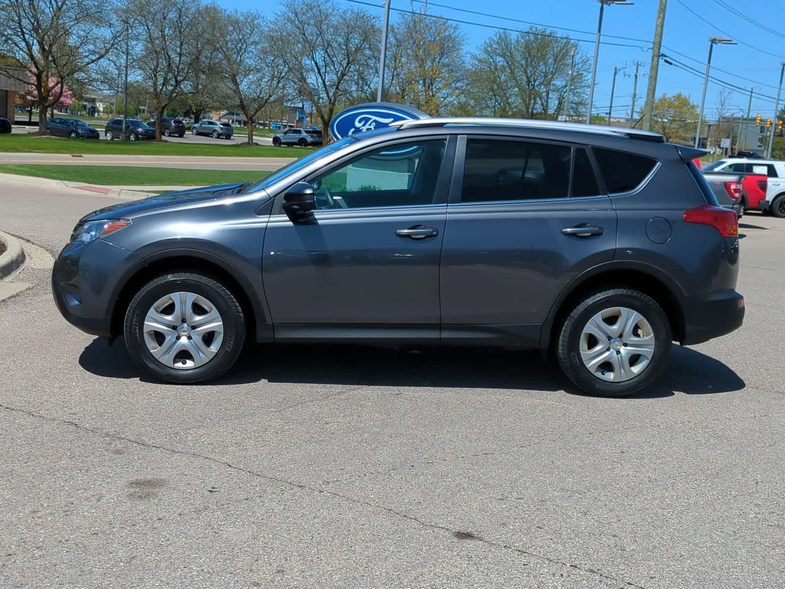 Thumbnail: 2015 Toyota RAV4 - 5