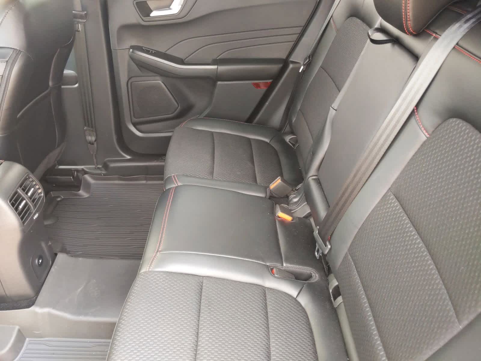 2025 Ford Escape ST-Line 19