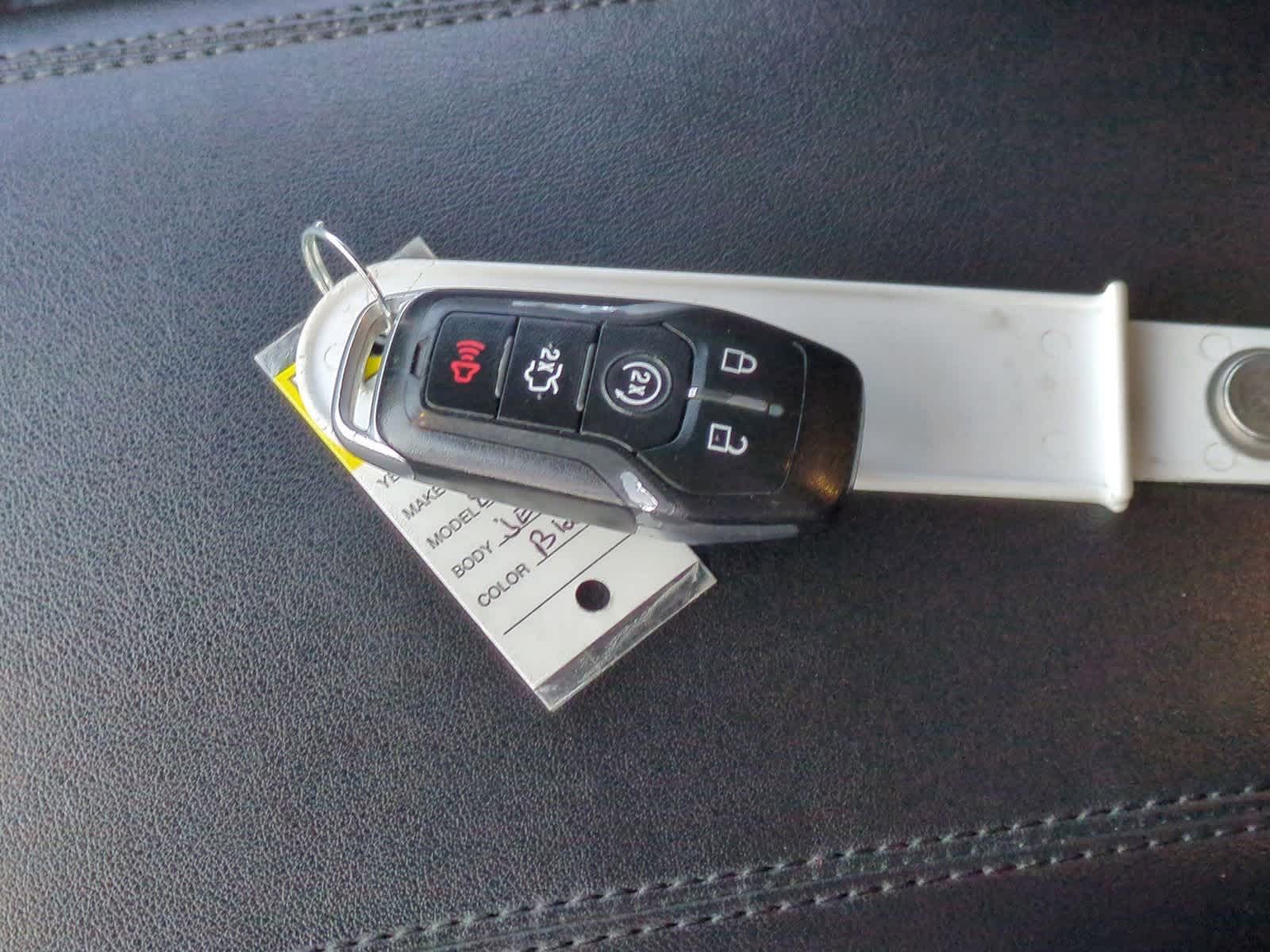 Thumbnail: 2016 Ford Edge - 34