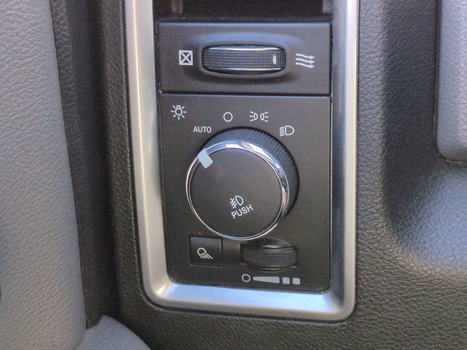 Thumbnail: 2014 RAM 1500 - 27