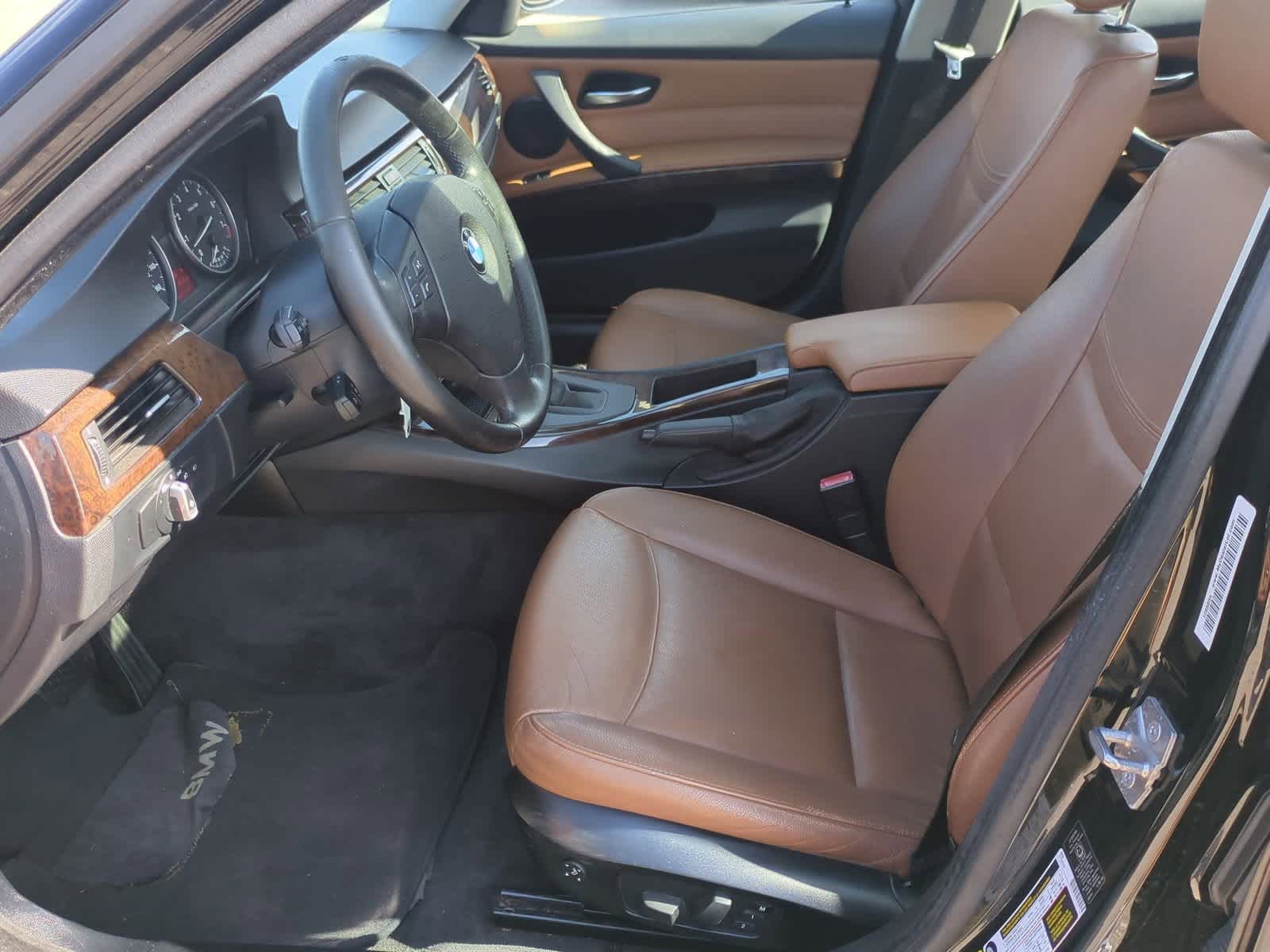 Thumbnail: 2010 BMW 3 Series - 16