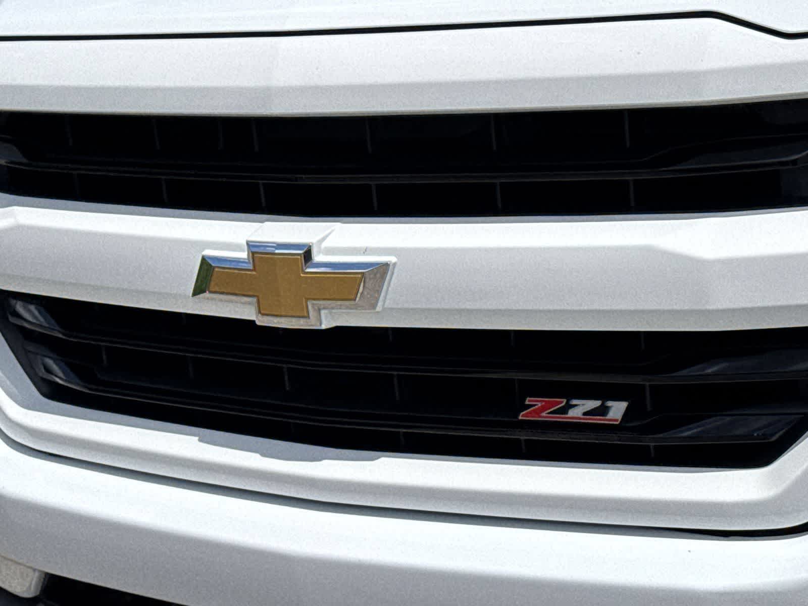 Thumbnail: 2018 Chevrolet Silverado 1500 - 12