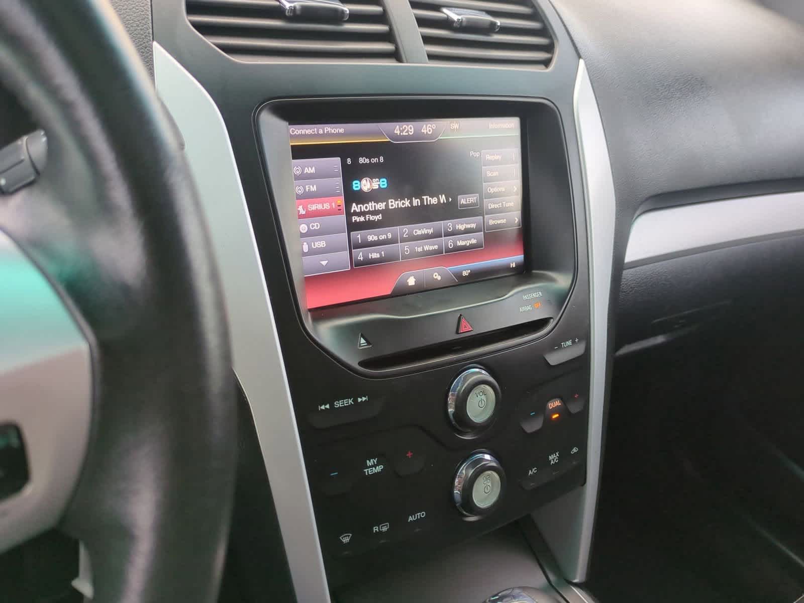 Thumbnail: 2015 Ford Explorer - 31