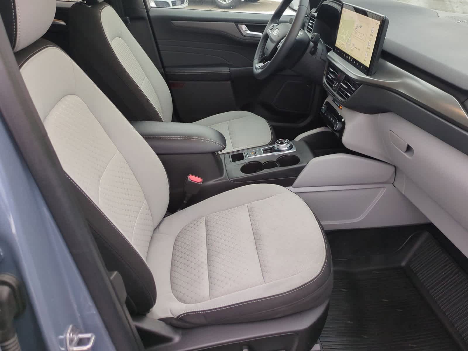 Thumbnail: 2023 Ford Escape - 21