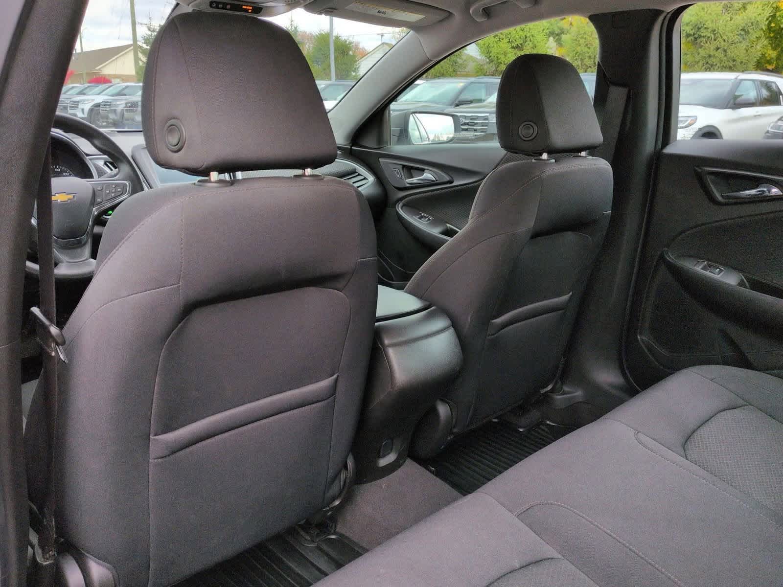 Thumbnail: 2017 Chevrolet Malibu - 19