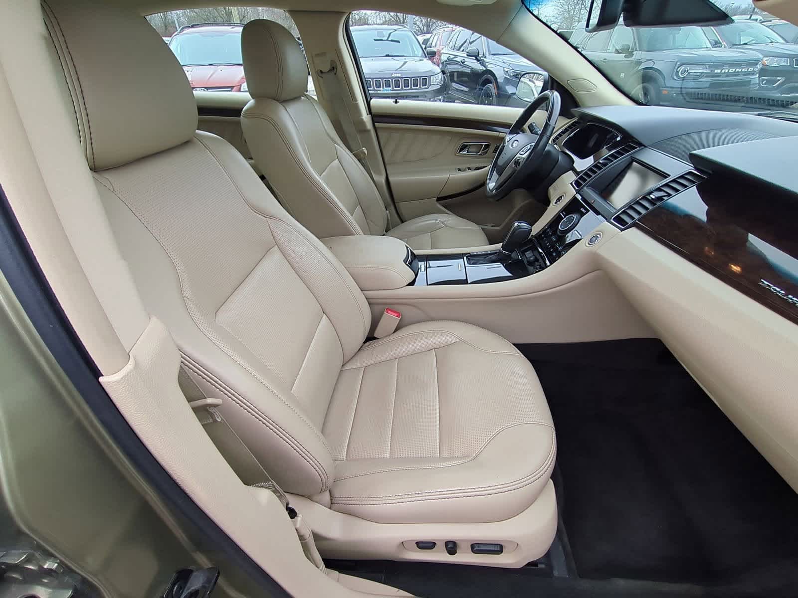 Thumbnail: 2013 Ford Taurus - 23