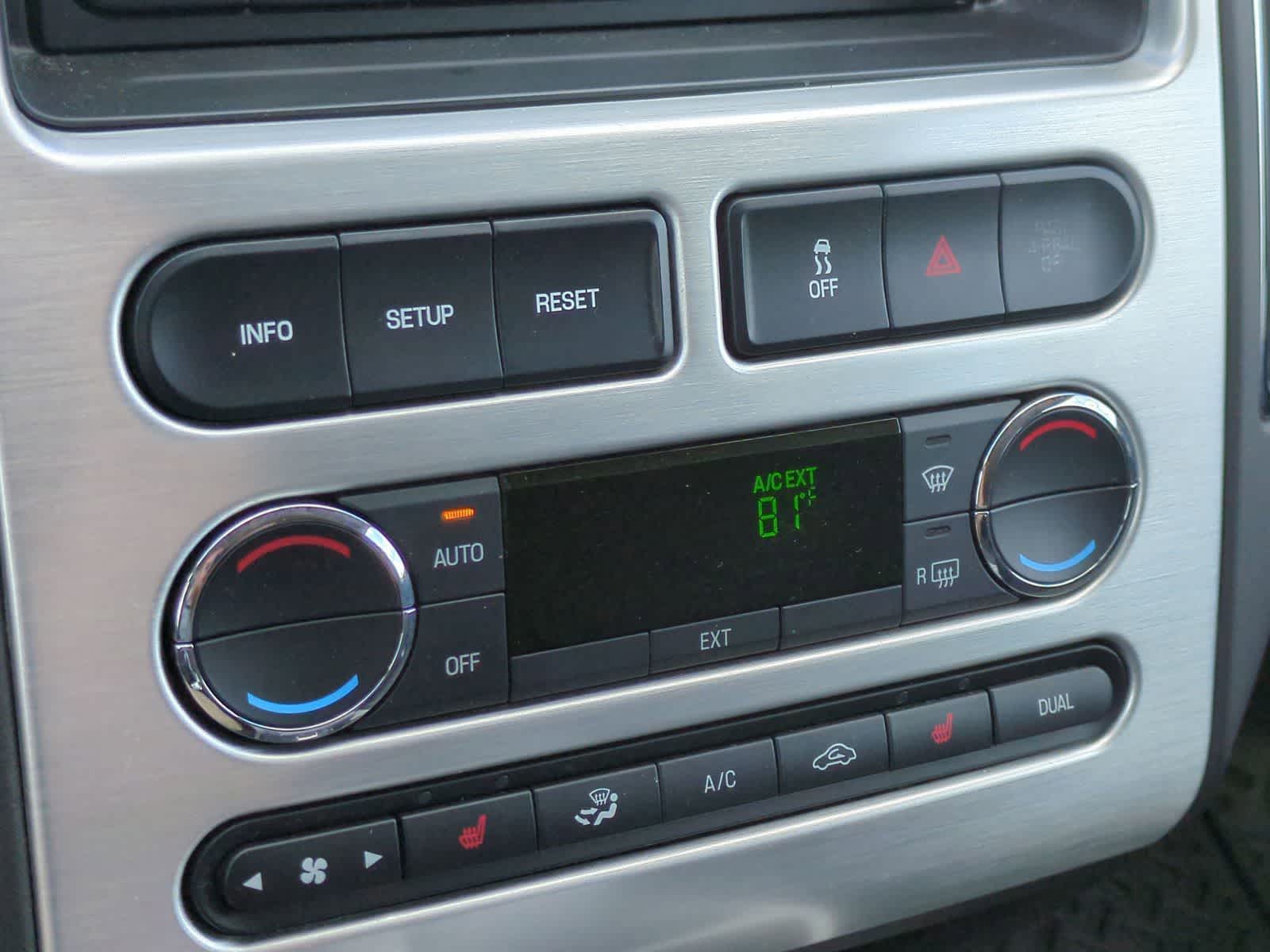 Thumbnail: 2010 Ford Edge - 28