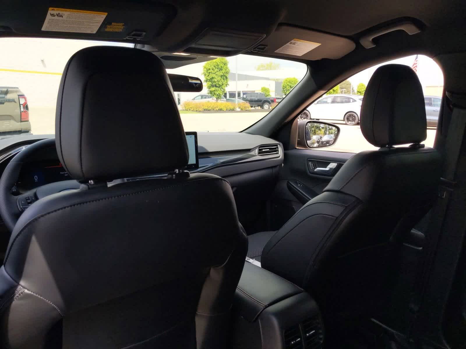 2025 Ford Escape ST-Line 18