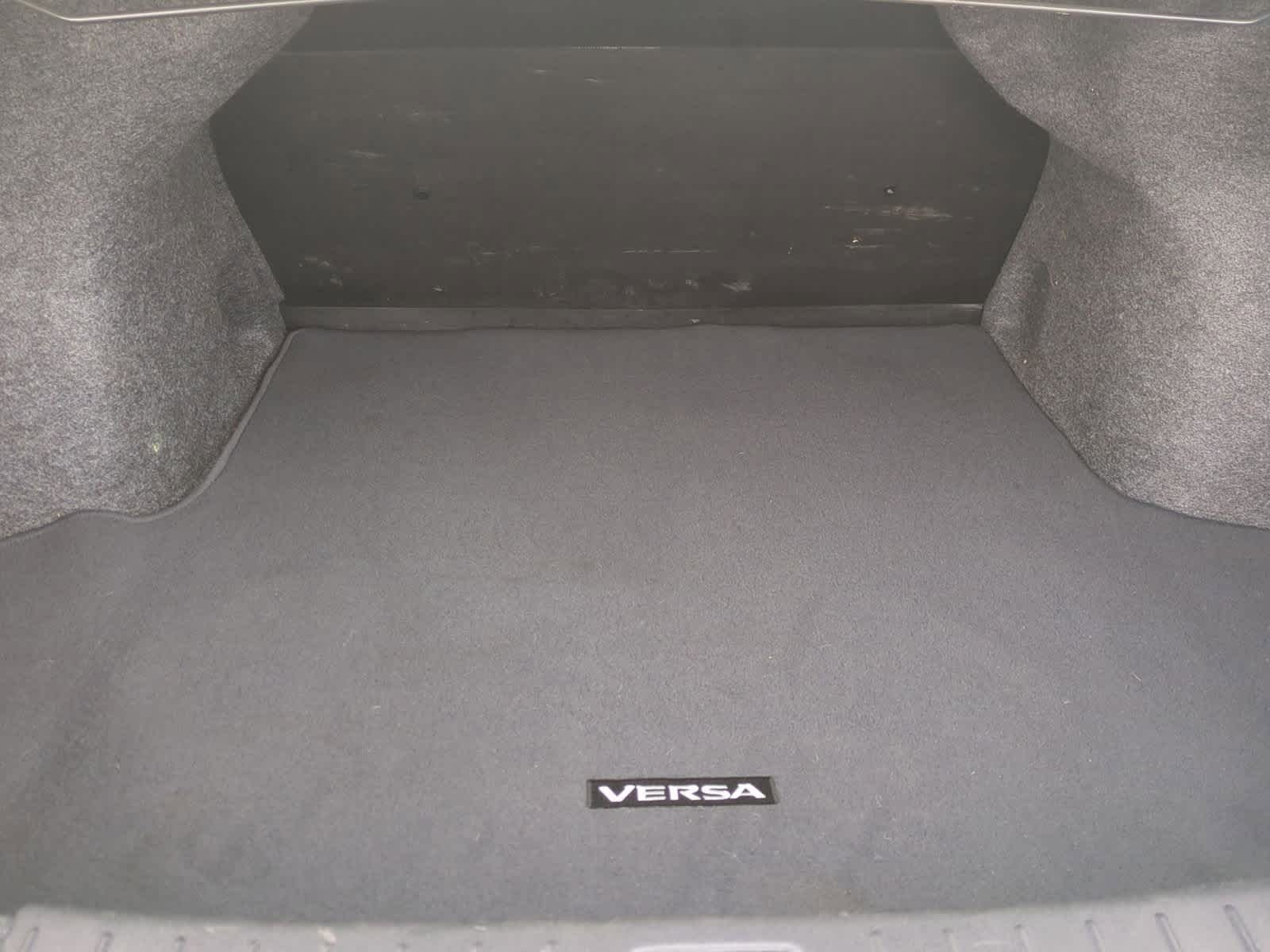 Thumbnail: 2017 Nissan Versa - 32