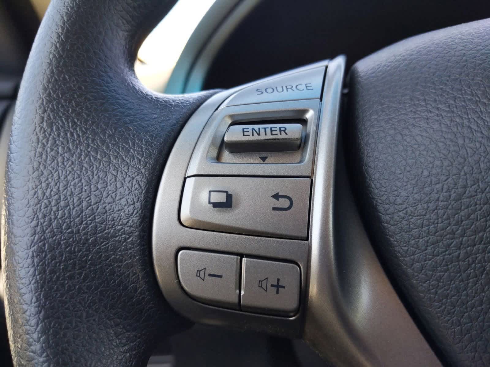 Thumbnail: 2015 Nissan Altima - 22