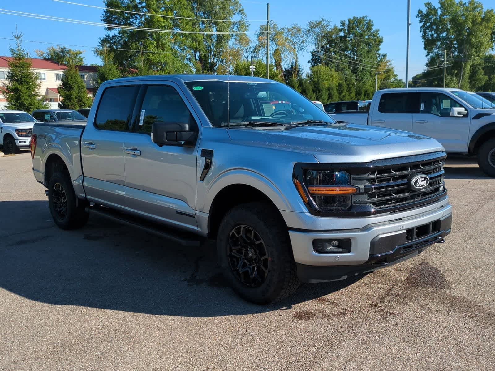2025 Ford F-150 XLT photo 2