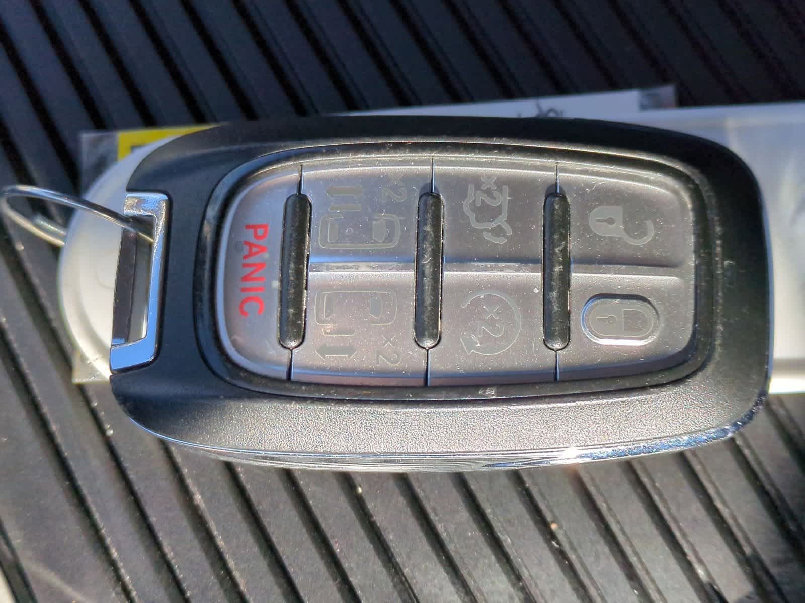 Thumbnail: 2023 Chrysler Pacifica - 38