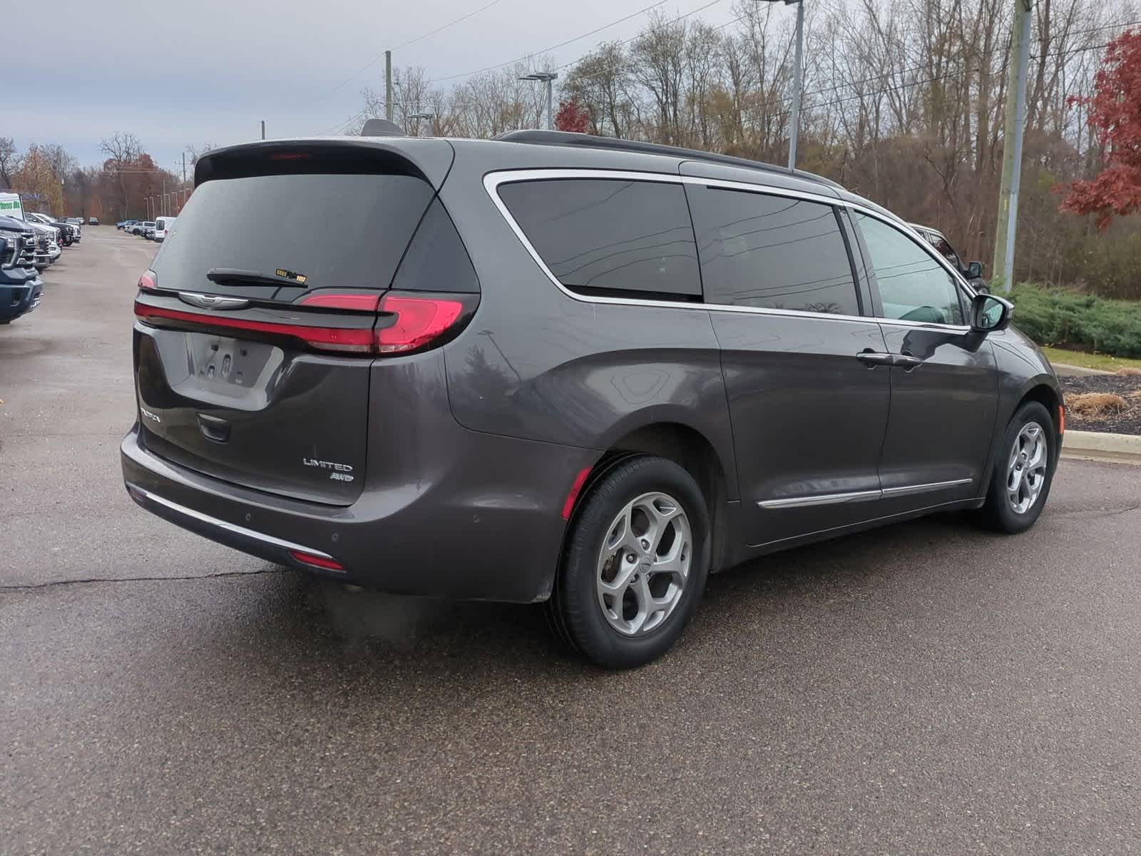 Thumbnail: 2022 Chrysler Pacifica - 8