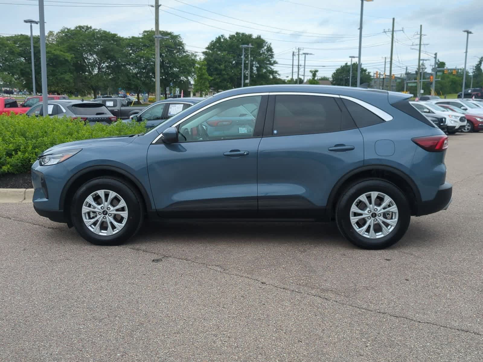 Thumbnail: 2023 Ford Escape - 5