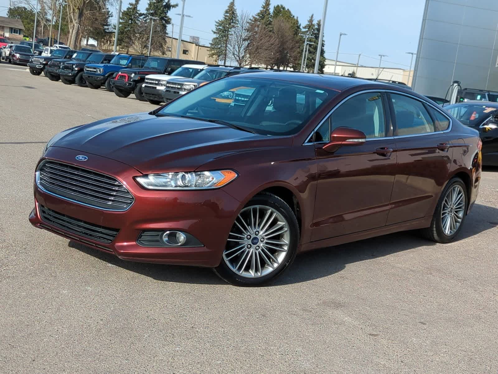 2015 Ford Fusion SE Hero Image