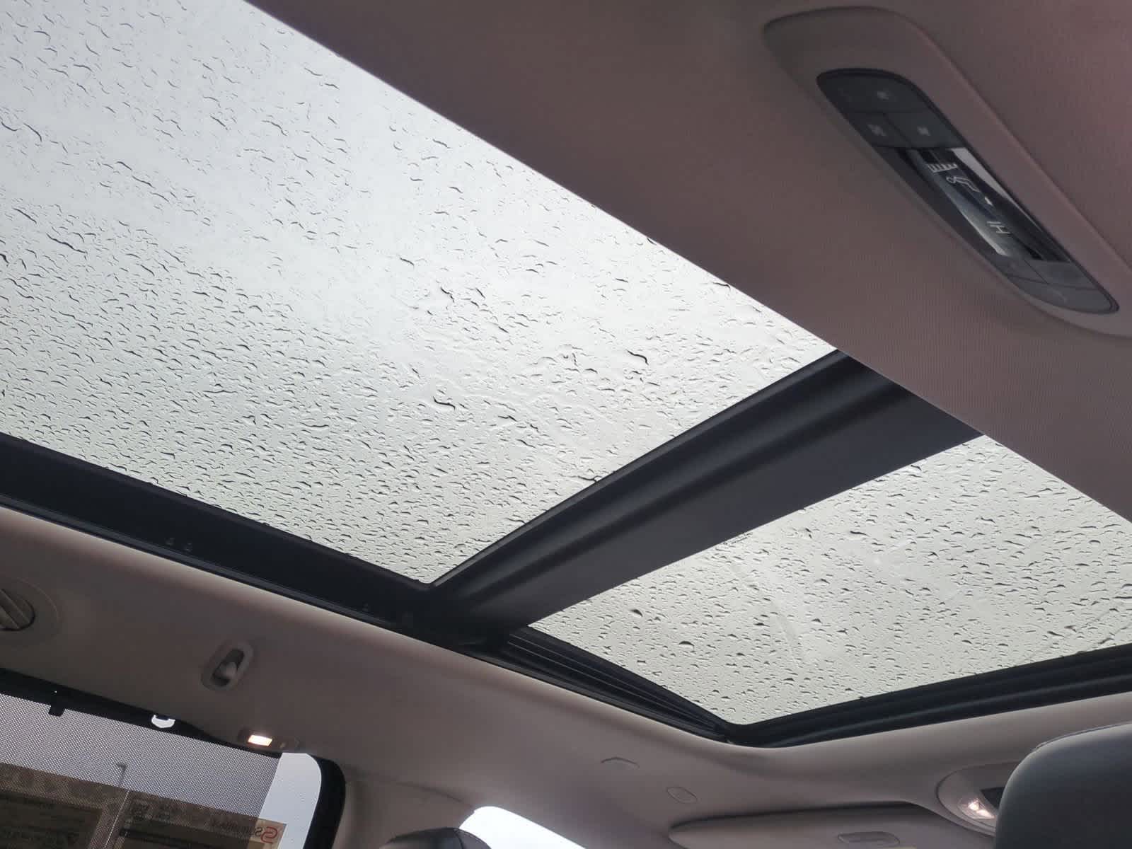 Thumbnail: 2022 Chrysler Pacifica - 24