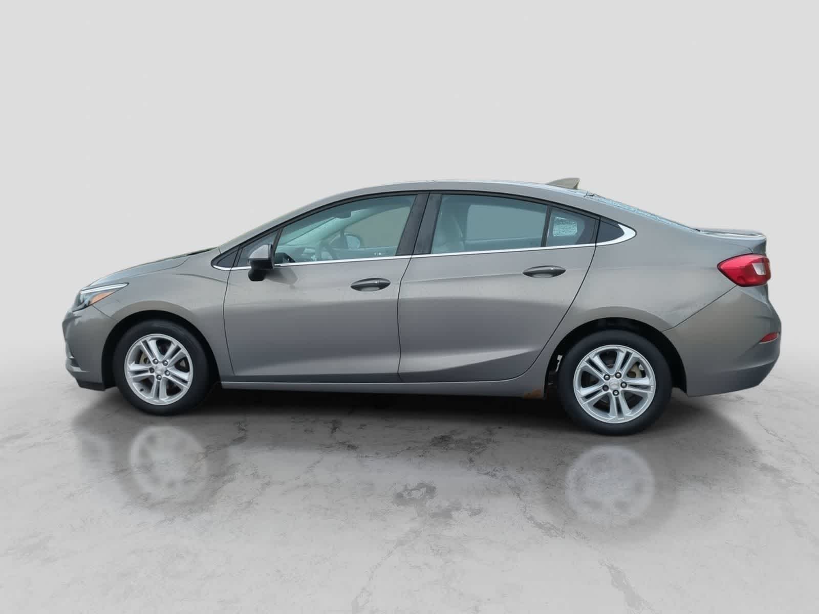 Thumbnail: 2018 Chevrolet Cruze - 5