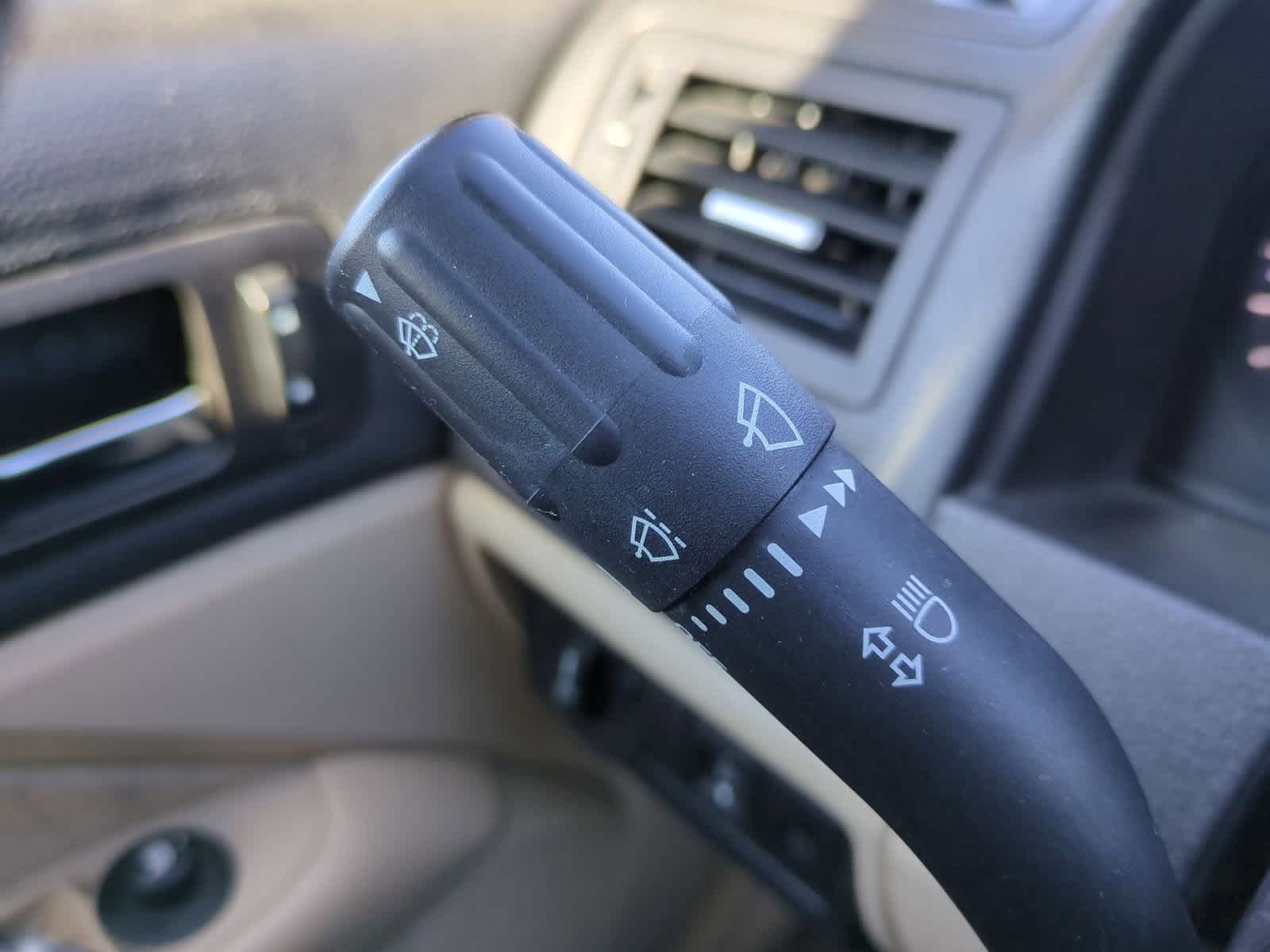 Thumbnail: 2010 Mercury Milan - 27