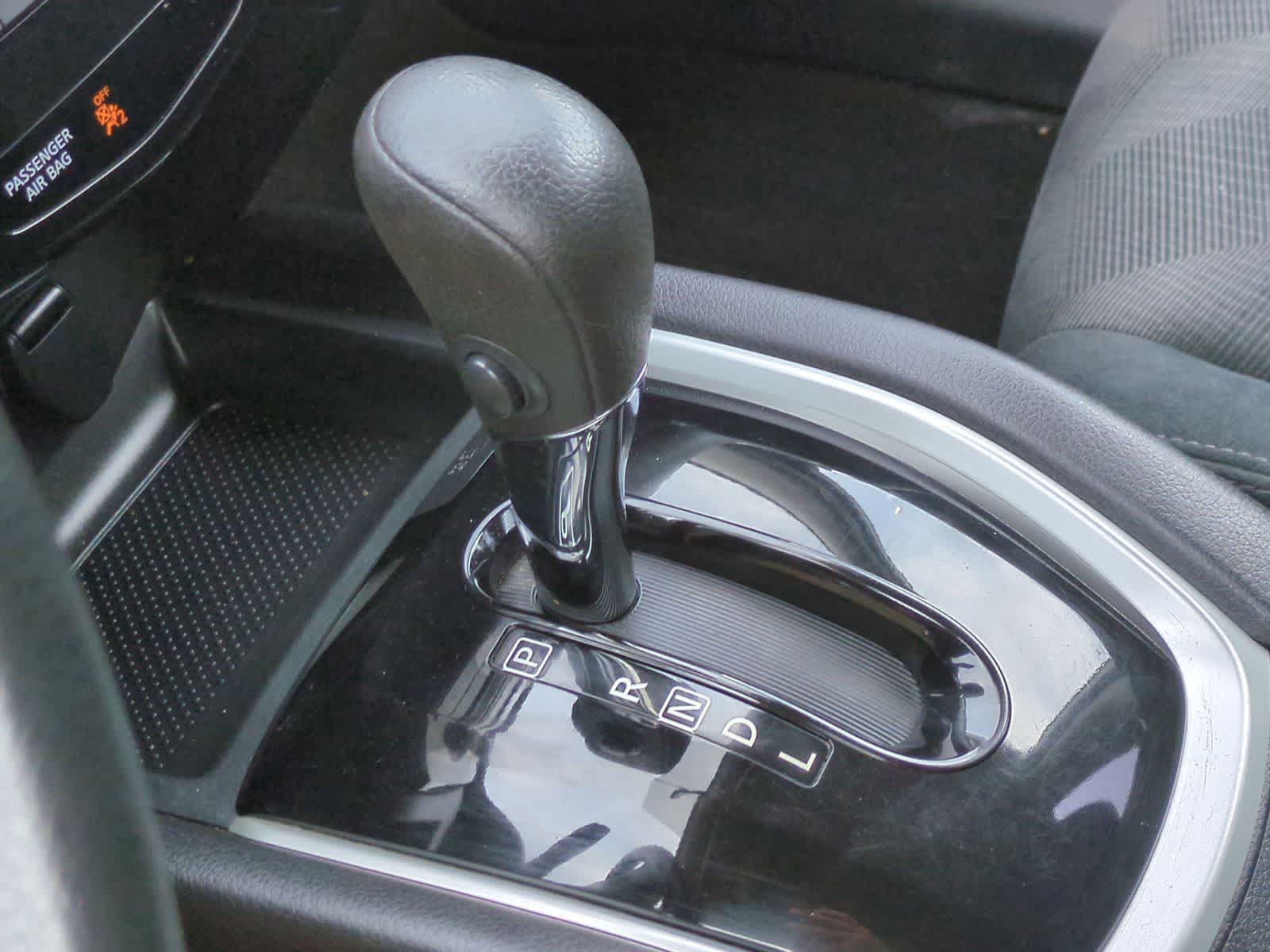 Thumbnail: 2015 Nissan Rogue - 32