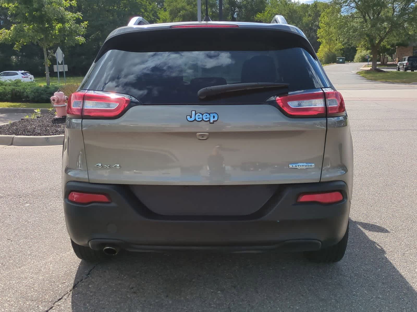 Thumbnail: 2017 Jeep Cherokee - 7
