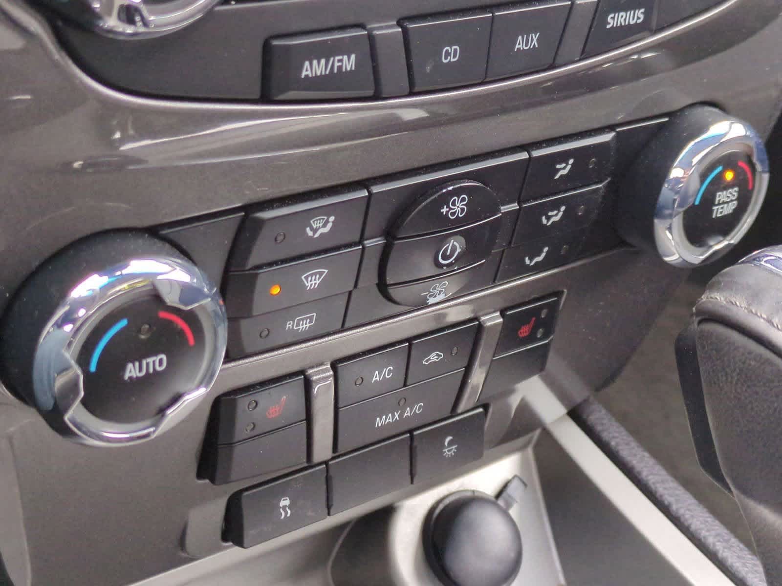 Thumbnail: 2010 Ford Fusion - 32