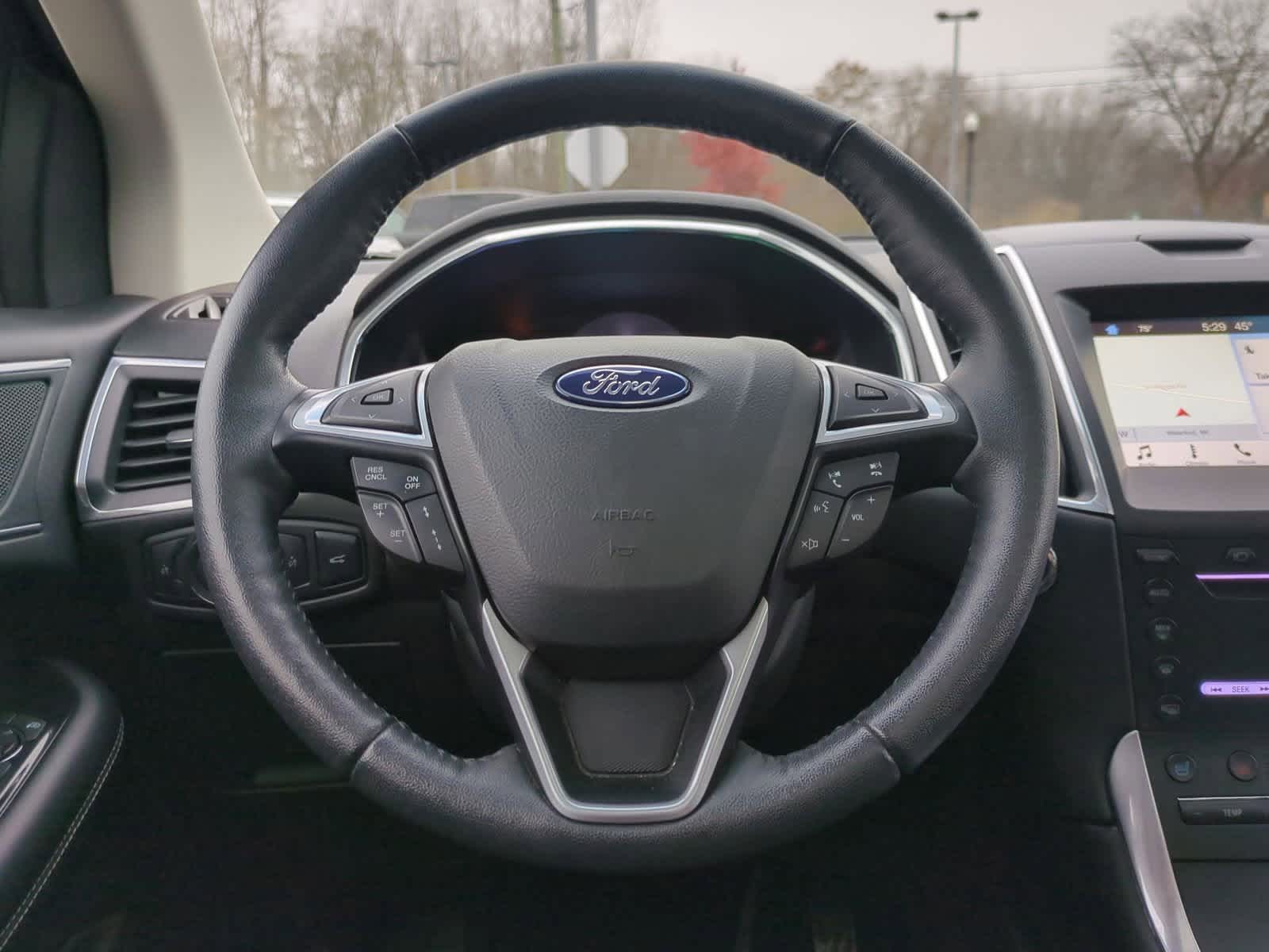 Thumbnail: 2018 Ford Edge - 24