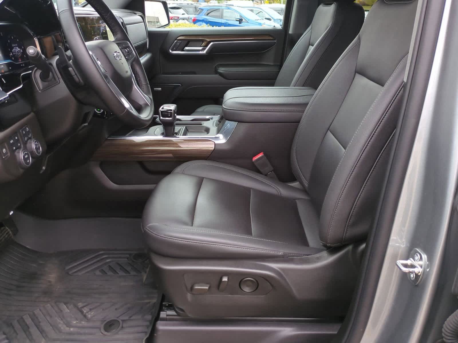 Thumbnail: 2024 Chevrolet Silverado 1500 - 16