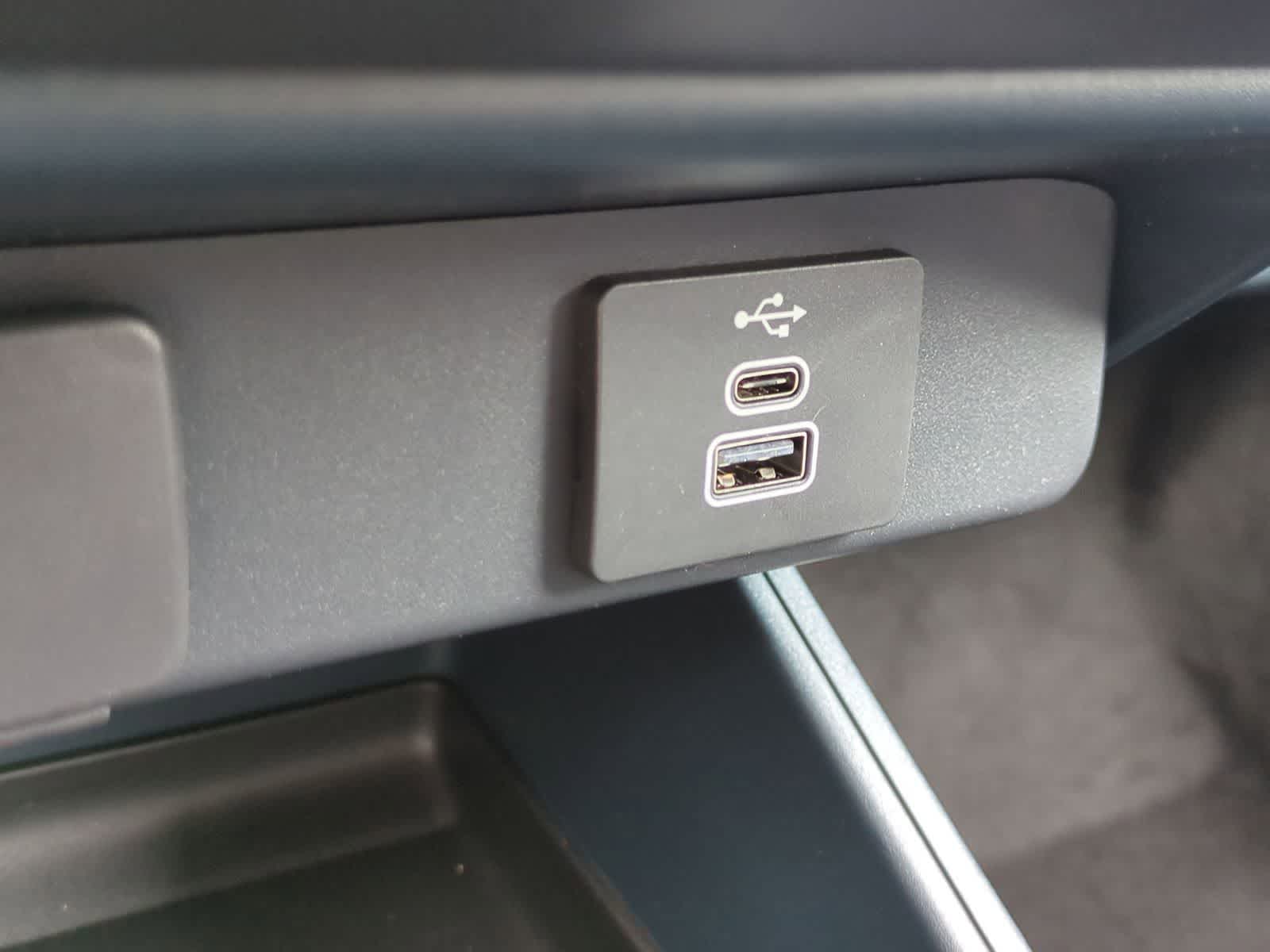 Thumbnail: 2025 Ford Maverick - 32