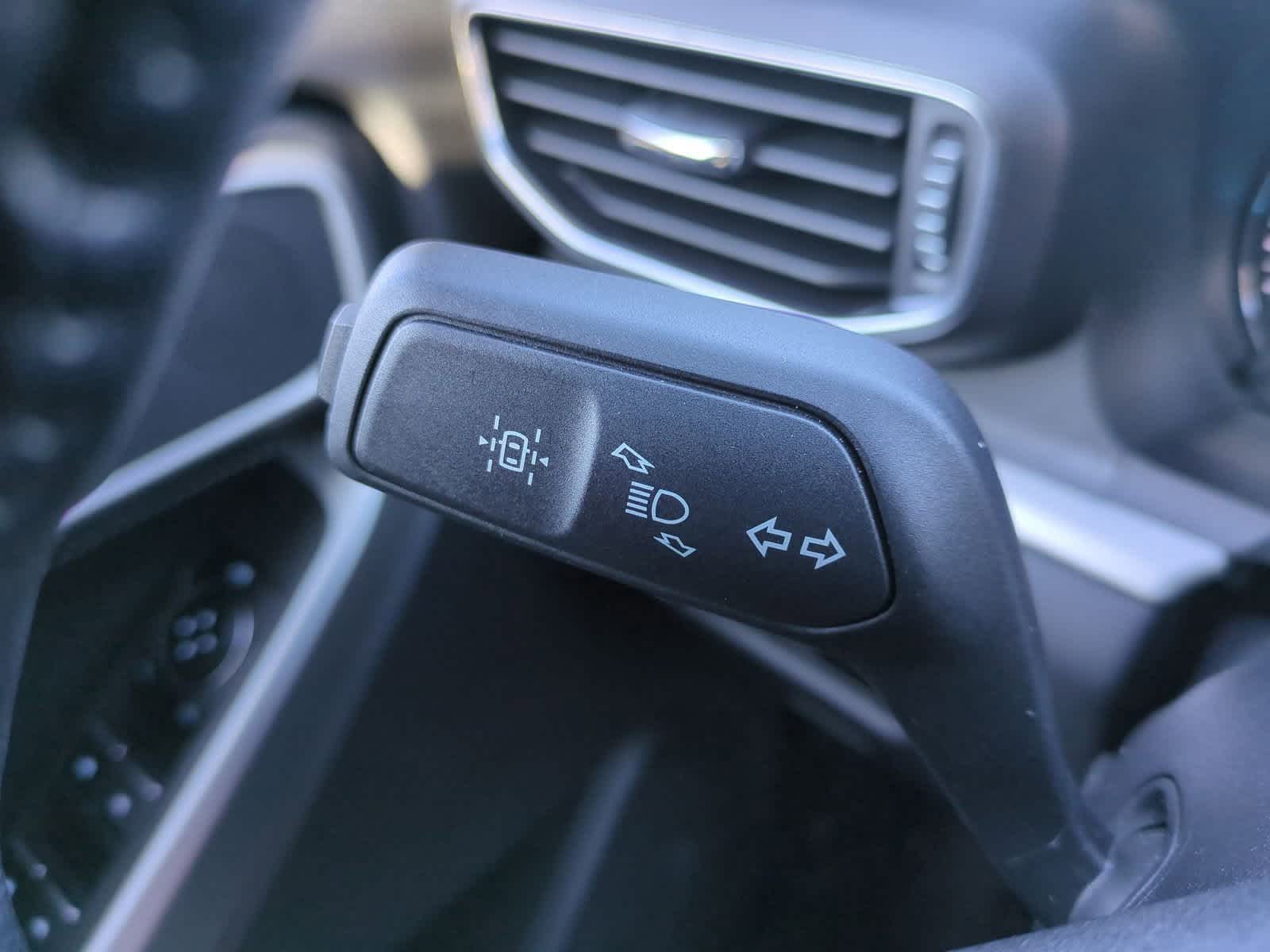 Thumbnail: 2022 Ford Explorer - 28