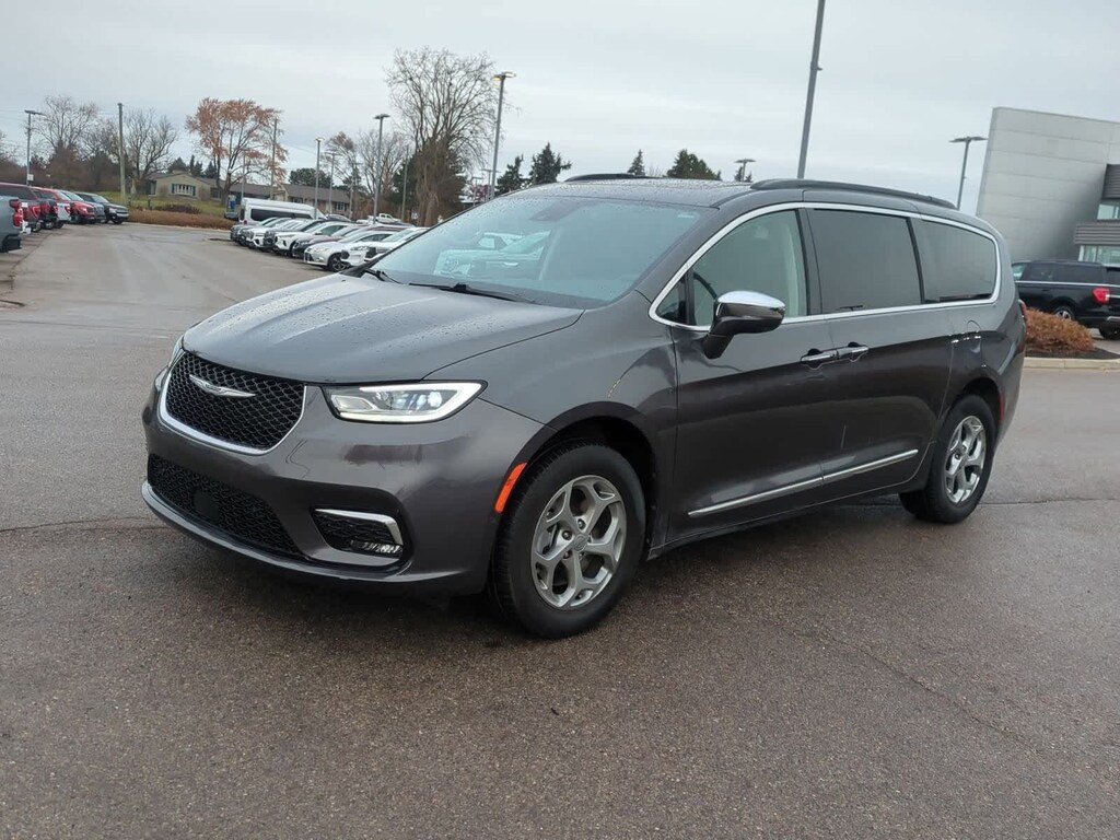 Used 2022 Chrysler Pacifica Limited Van