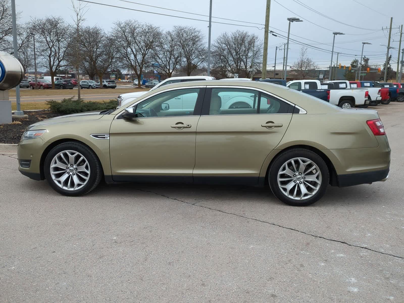 Thumbnail: 2013 Ford Taurus - 5