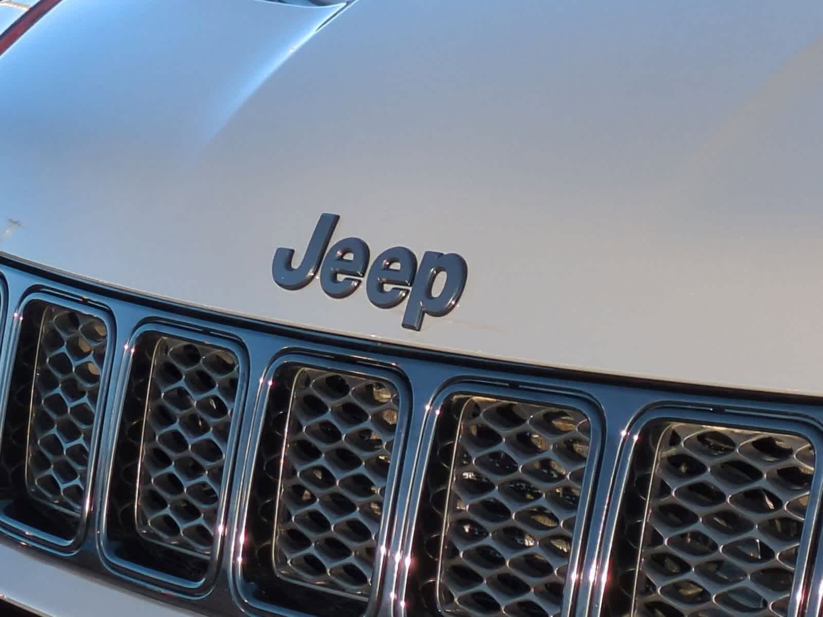 Thumbnail: 2019 Jeep Grand Cherokee - 12