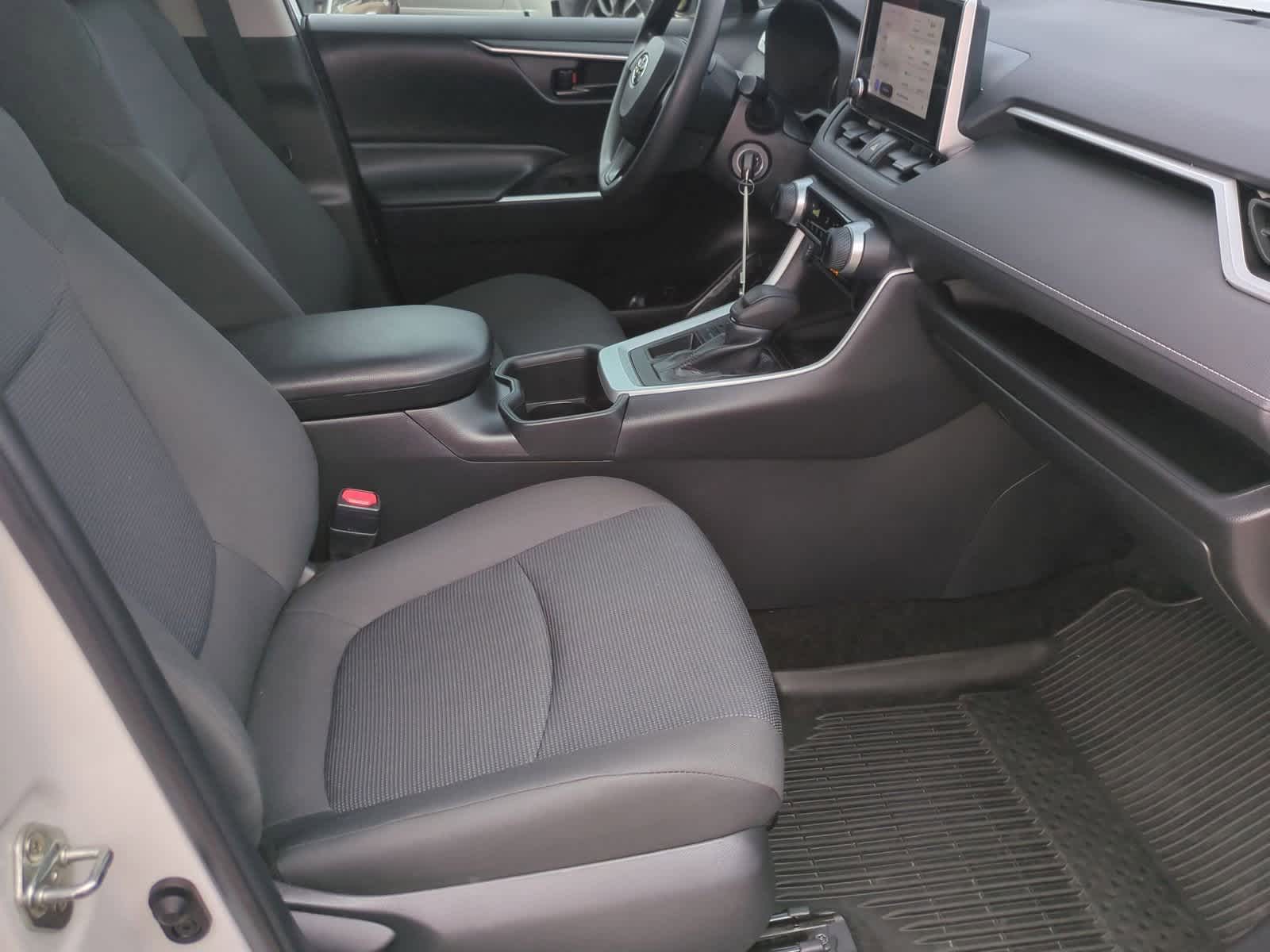 Thumbnail: 2023 Toyota RAV4 - 21