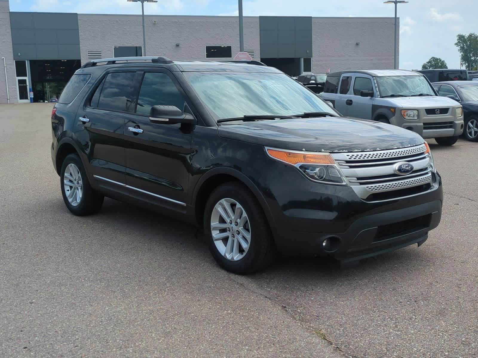 Thumbnail: 2014 Ford Explorer - 2