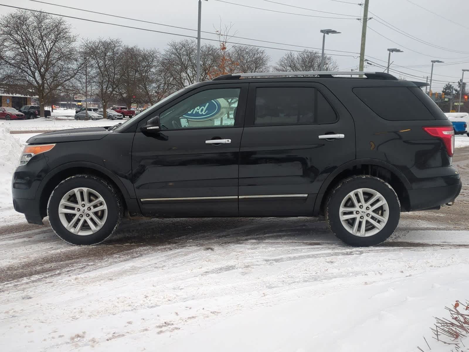 Thumbnail: 2015 Ford Explorer - 5