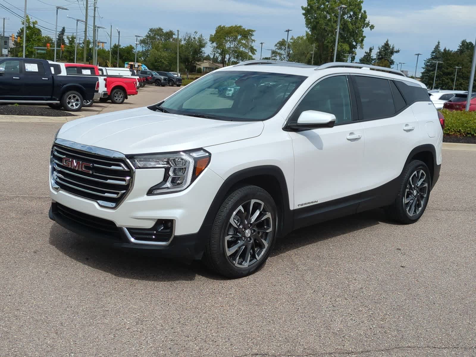 Thumbnail: 2022 GMC Terrain - 4
