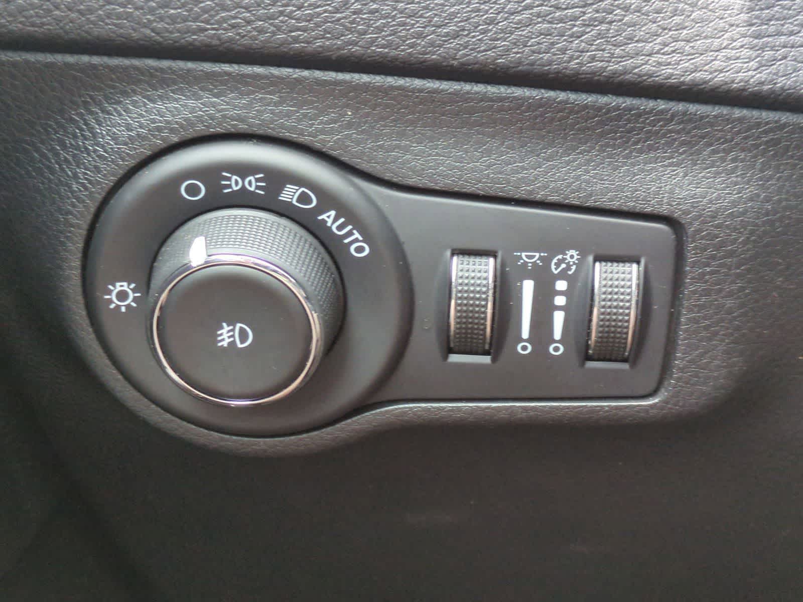 Thumbnail: 2021 Jeep Compass - 28