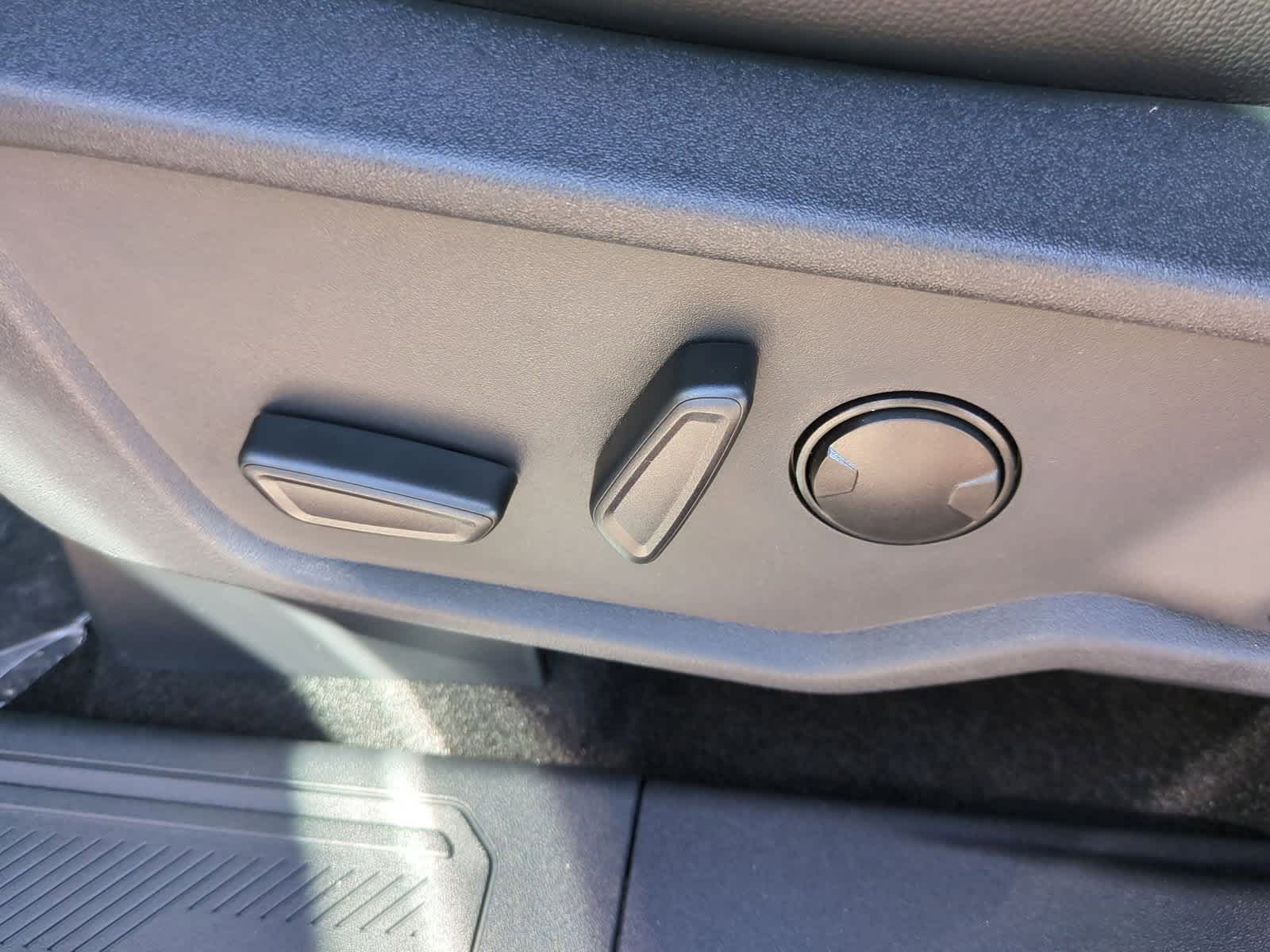 Thumbnail: 2025 Ford Bronco - 17