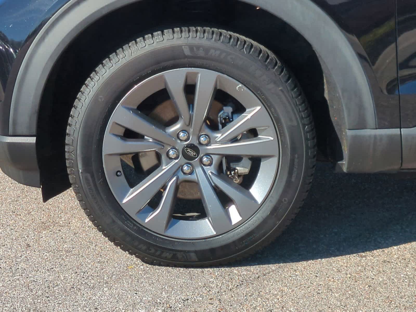 Thumbnail: 2021 Ford Explorer - 14