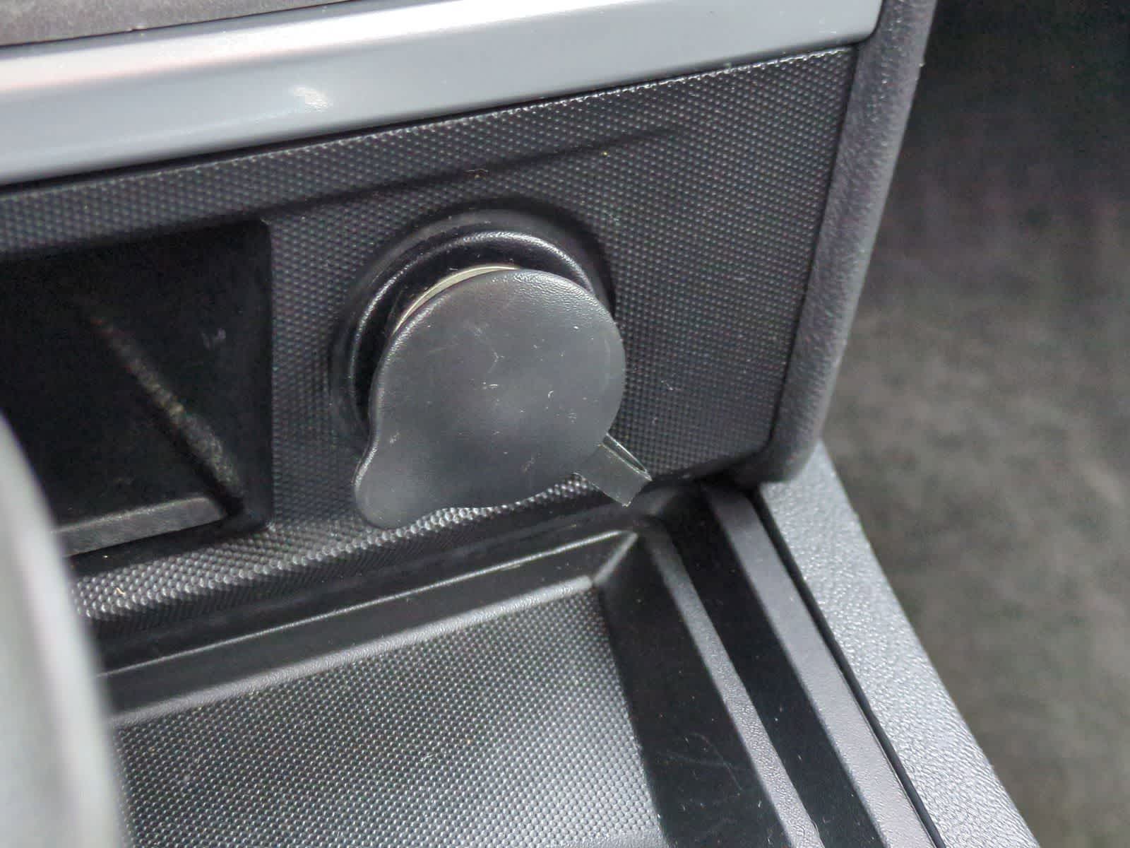 Thumbnail: 2010 Dodge Charger - 30